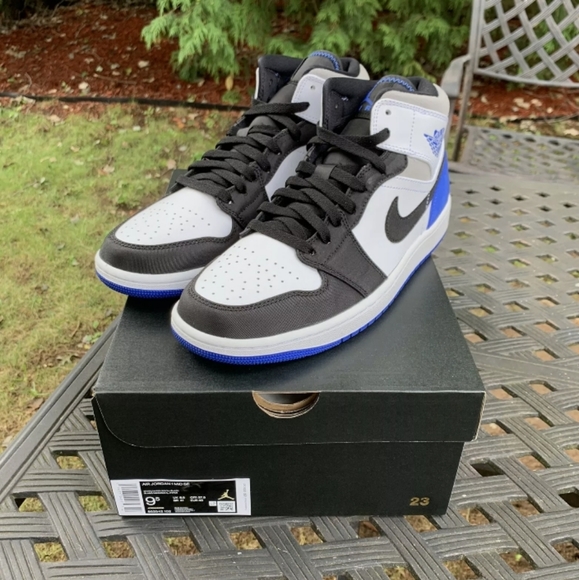 jordan 1 mid se royal black toe